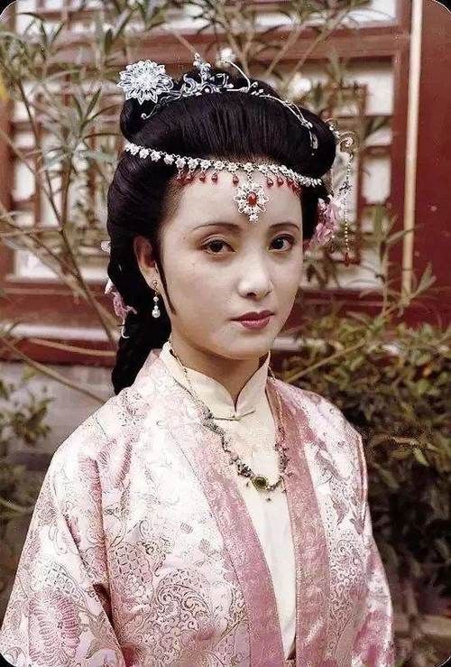 太虚幻境@盘点《红楼梦》里的十二钗:原来,不止是十二个人