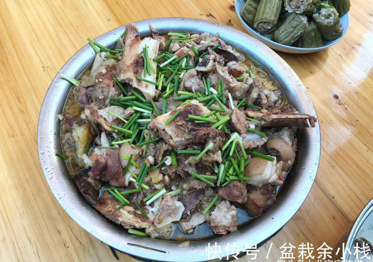 晒晒我家的国庆家宴，5小时做一桌菜，有人嫌弃，有人馋到流口水