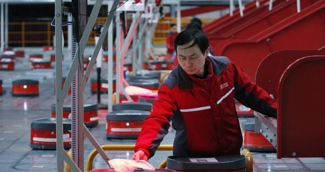 员顺丰|再见了,快递员顺丰突然宣布,网友这才是“大哥”的样子