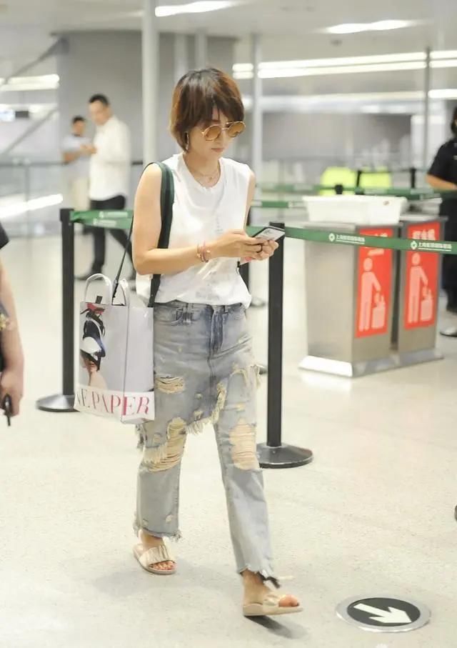 茶色|马伊琍把“上浅下深”带火了,奶茶色衬衫配烟管裤,温柔又高级