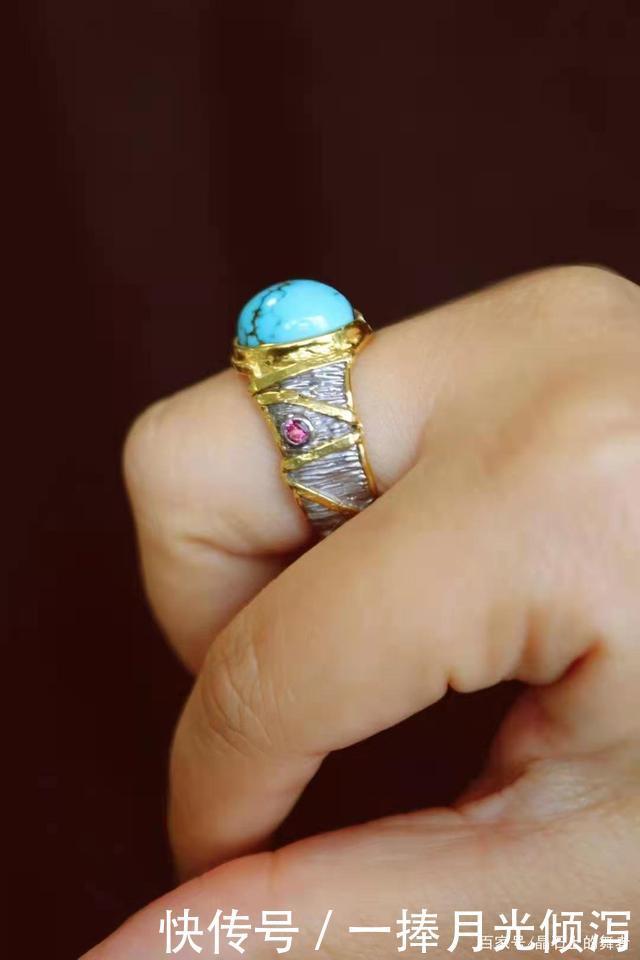 把珠宝做成心脏的样子,分享一些充满创意元素的珠宝