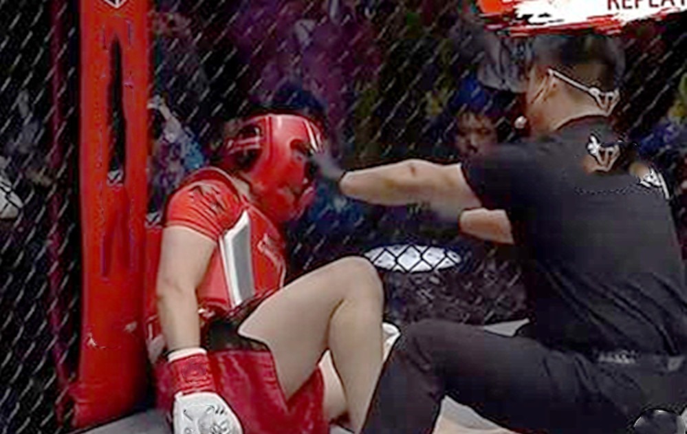 向佐|向佐KO药水哥,药水哥被全程吊打,虽然他输掉了比赛,却赢得更多