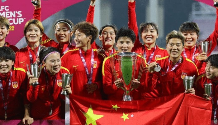 李霄鹏|载誉归来!中国女足回国,全队包机,与国足在同一酒店隔离21天