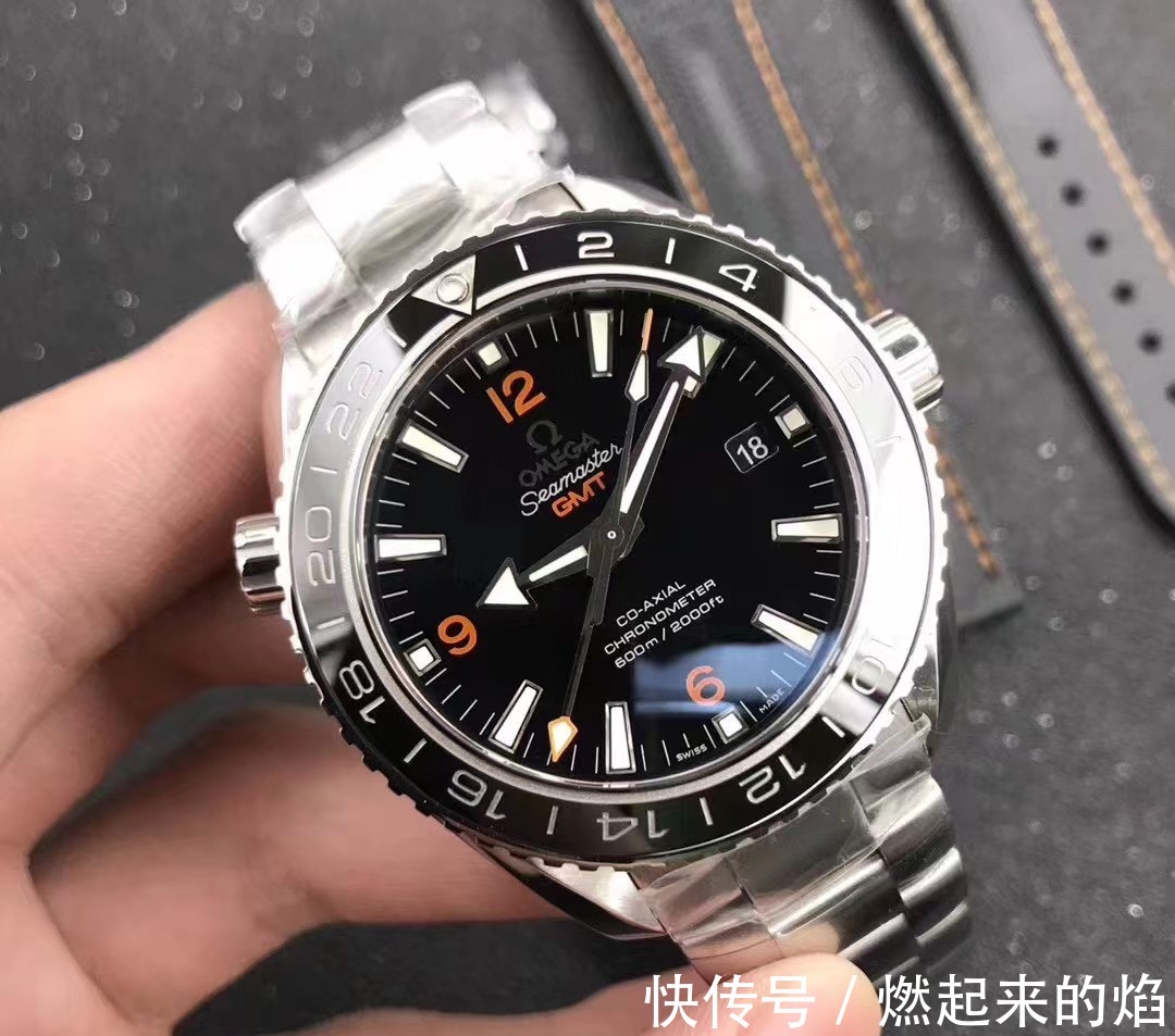 色差 VS厂欧米茄海马600GMT双时区复刻表真假对比一眼假吗!