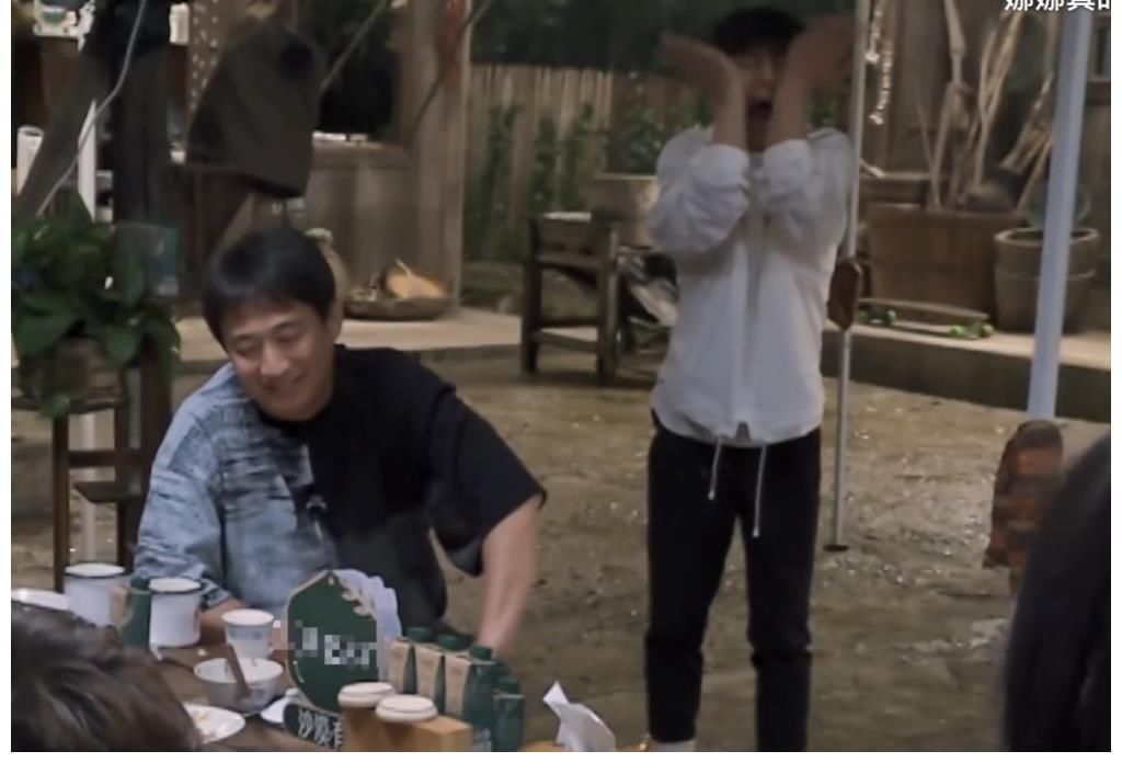 被黃磊說是“專業(yè)哭的”,被何炅模仿哭相,歐陽娜娜直言:好丟臉