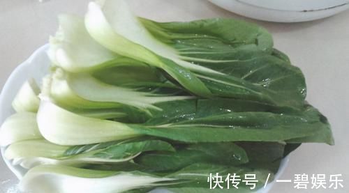 维生素c|人到中年想长寿，要多吃3种食物，能够软化血管，延缓衰老