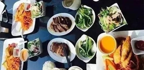 苦日子|刘强东真的像自己说的，将员工当兄弟吗？京东大楼B座，说明一切
