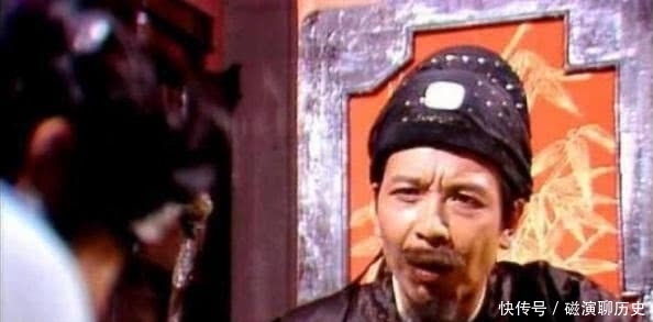 秦可卿的葬礼上,贾珍因腿部受伤而拄着拐杖,是被谁打的?