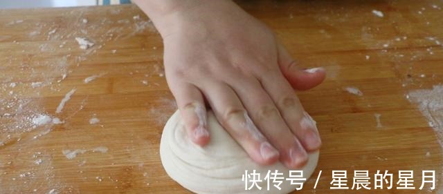 饼子|酱香饼想要好吃，关键在酱料，教你秘制配方，和买的一样好吃！