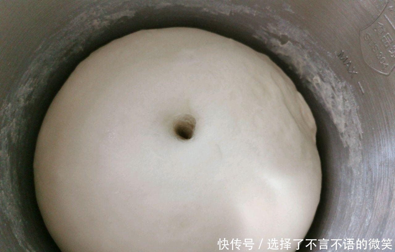 面团|俄罗斯超大列巴，香甜口渴，满满果仁，味道香甜