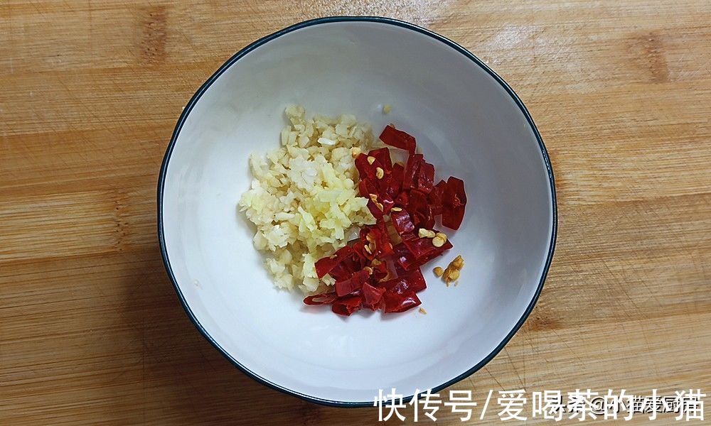 虾仁肉末炒菠菜你试过吗?营养丰富,味道鲜美,好吃特别下饭