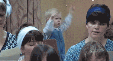 |搞笑GIF:妹子你这脸,是不是放鞭放多了