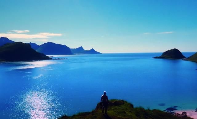 建立|玩游戏选投影 建立超大屏电竞梦想之屋