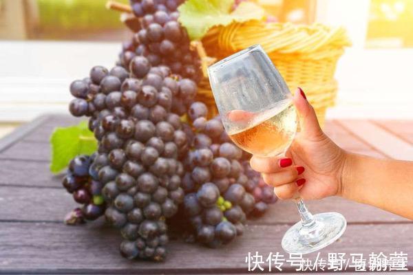 肝细胞|肝脏其实喜欢吃水果，肝不好牢记3种水果，补肝解毒，肝脏更健康