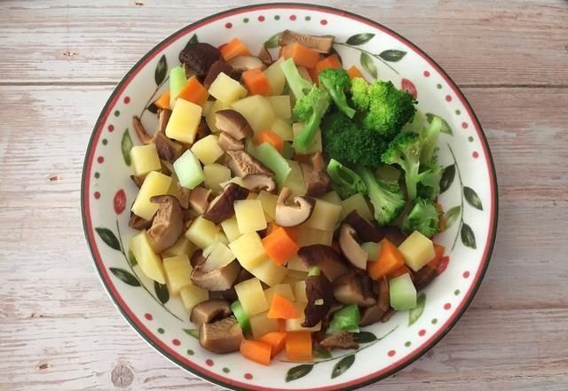 食欲|这道菜做得太有食欲了,有荤有素好吃又营养,孩子点名还要吃