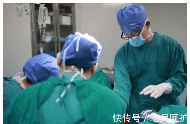 聊天|剖腹产时聊得不亦乐乎,产妇以为医生不走心,结束后才知其用意