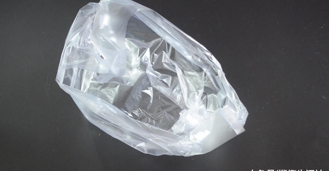 妙用|花盆上放一个塑料袋, 没想到还有这个妙用, 看完这招你会感谢我的