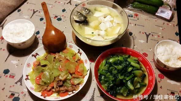 青菜|炒青菜易出水不入味,别急着炒,原来焯青菜的水也有讲究