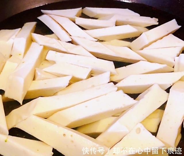 干锅千叶豆腐,香辣可口,堪称米饭杀手