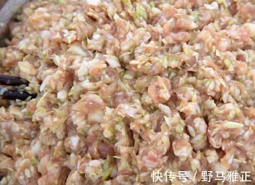 不管调什么饺子馅，这3味调料不能少，做出来的饺子鲜香多汁