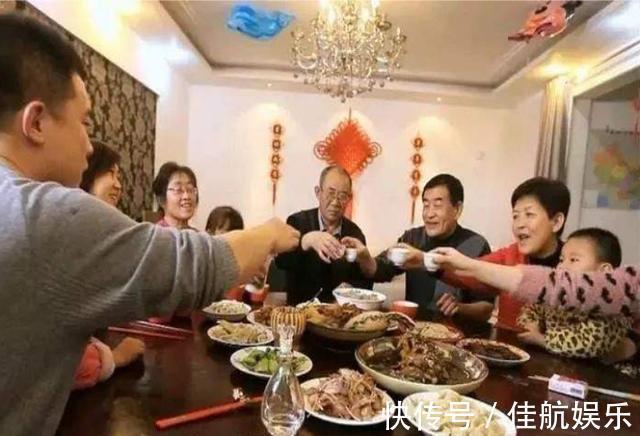 饭桌|宝妈带6岁儿子参加同学会,结束后却被踢出群,知道原因后悔不迭