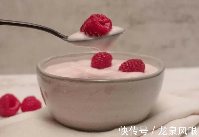 酸奶|牛奶和酸奶，到底哪个更补钙？哪个营养价值更高？这文讲明白了