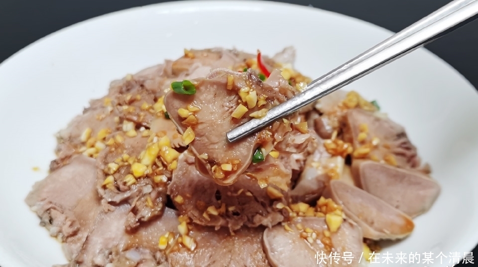 晒晒我家的年夜饭,1个人就能轻松搞定6道菜,荤素搭配,营养美味