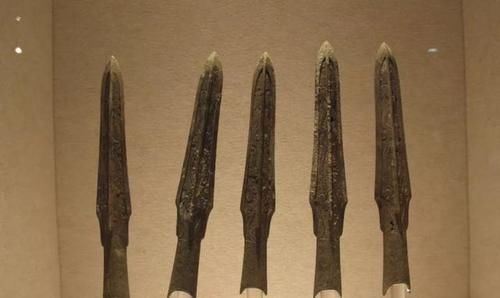 古代&拥有5万年历史的长矛,矛杆竟是用此物制成?一般利器很难砍断!