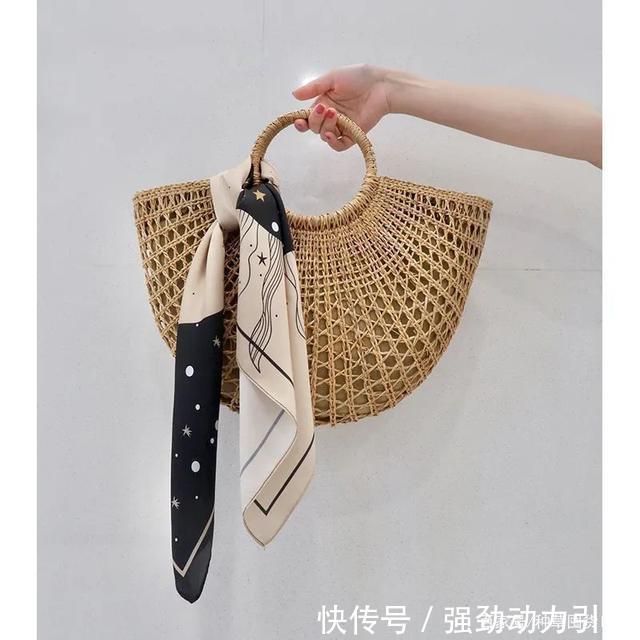 秋天毛衣、外套这么搭,太太太高级!