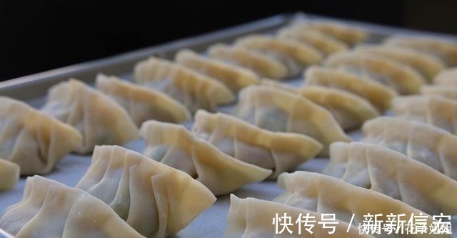 夏天，多吃此菜，钙是鸡蛋6倍，3块钱一斤，包成饺子超级好吃！