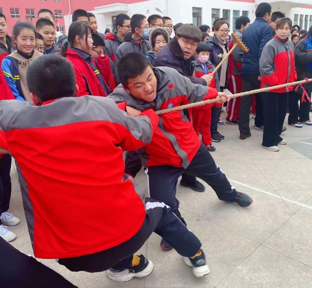 势如破竹|气贯长虹起 势如破竹升——北方中学联盟校区举行拔河比赛