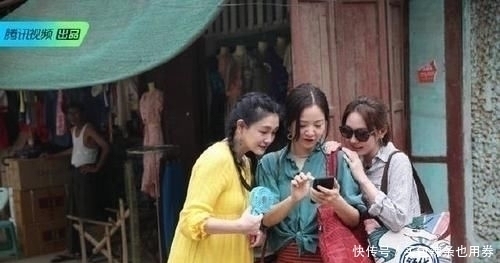 百褶裙|44岁大S素颜吓人网友这个大妈是谁针织衫+百褶裙超时髦