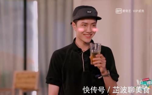 王一博黄轩深夜谈心,有谁注意到王一博说了啥意外暴露生活状态