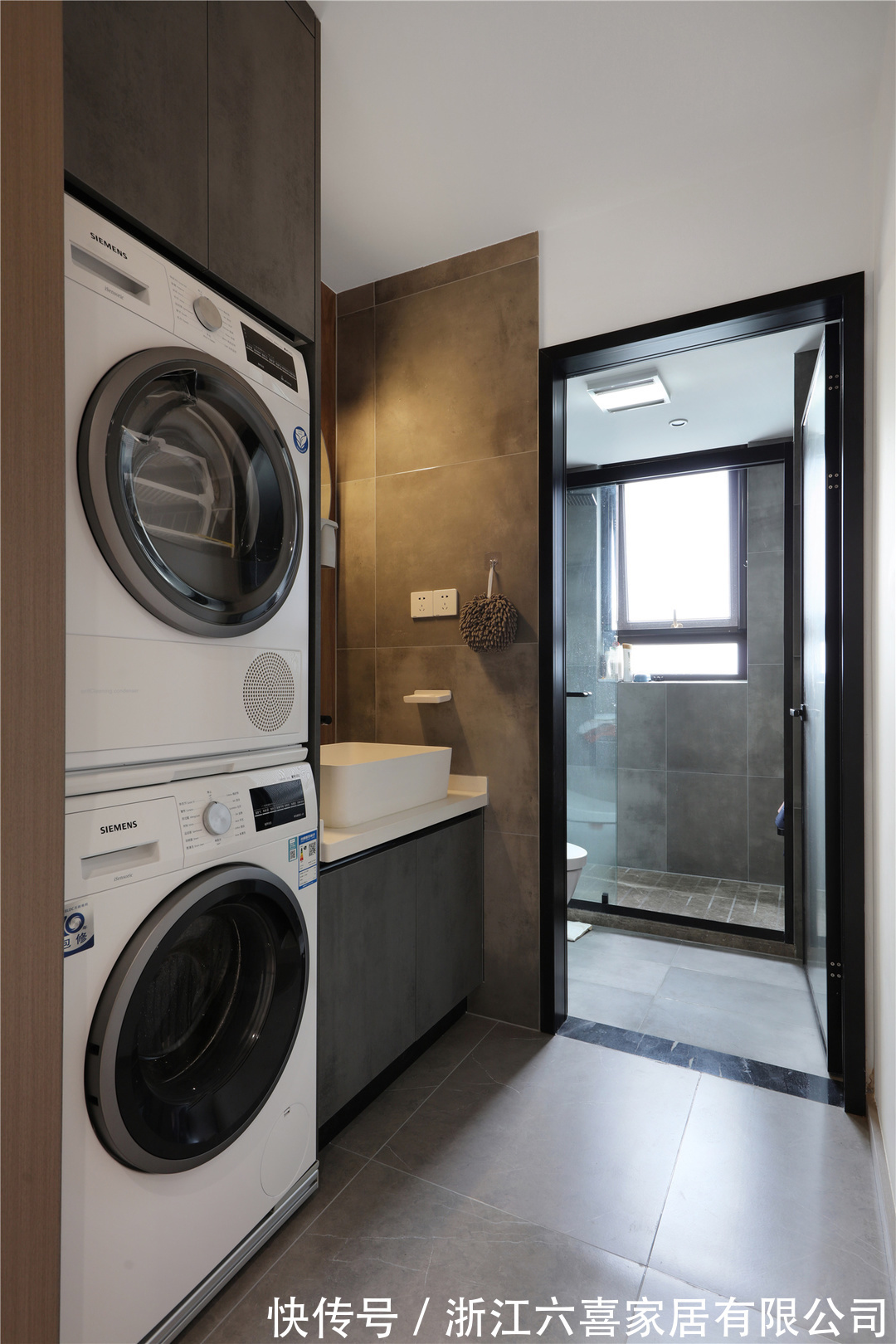 衣帽间|155平花半天也四室住宅公寓装修，三代人的生活，最美的“全家福”