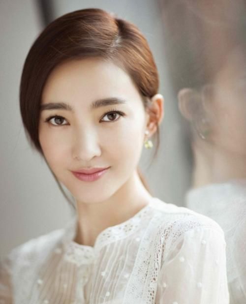 皮肤有这3个特点,通常就是令人羡慕的“牛奶肌”,素颜也很惊艳