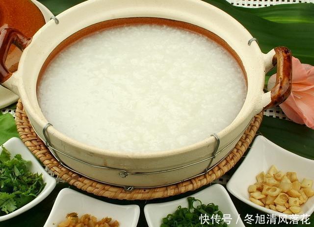 水煮沸|熬稀饭的时候,是水开了放米,还是冷水中放米好喝呢