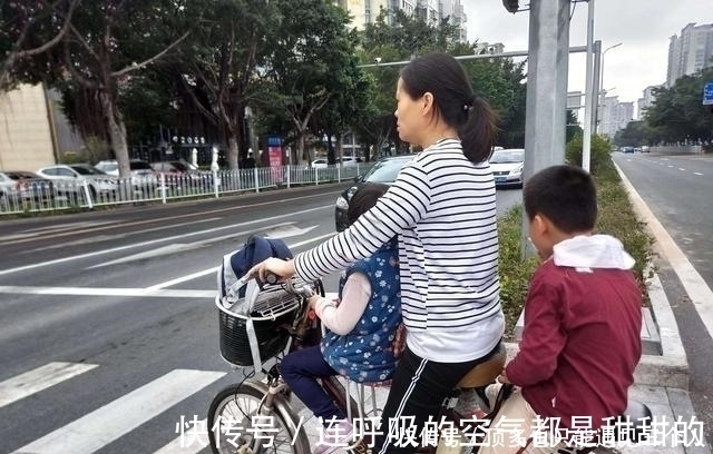 父母|“把弟弟扔出去”,4岁女孩口出“恶言”,背后原因值得家长反思