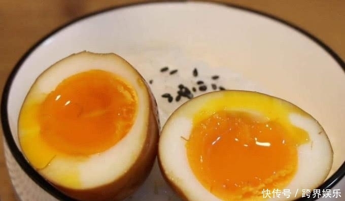 早餐“不得触碰”4种食物,鸡蛋也在其中,图四多吃会损伤胃粘膜