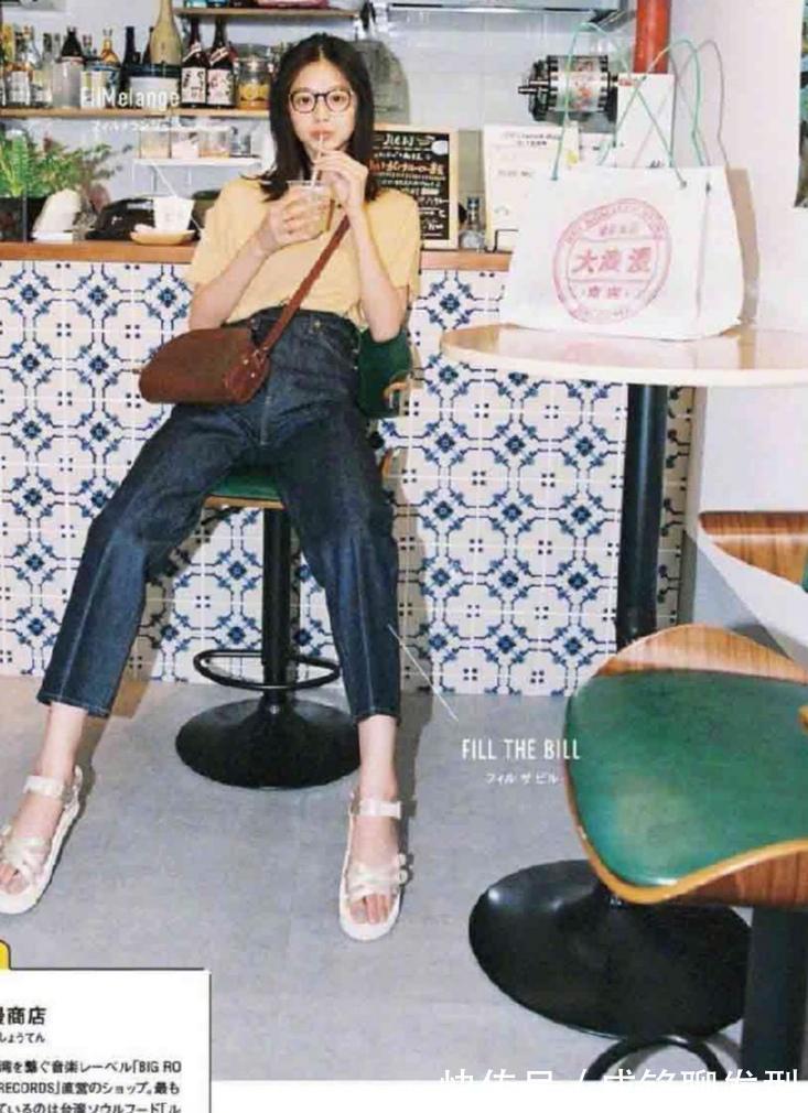 服装|衣服不一定要大牌,色彩也不要太花哨,低调的卡其色清新又显高级