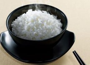 蒸米饭很硬很糙？外婆每次加上它，米饭又软又香，还不粘锅！