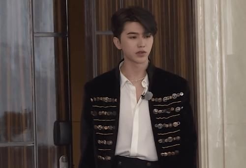 蔡徐坤《奔跑吧》预告耿直吐槽沙溢 却被反击穿得像是卖扣子的!