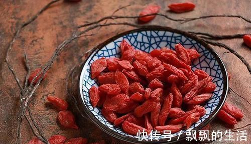 辣木籽|天然“雄激素”被发现了，男人没事吃两口，能强肾补虚，魅力十足