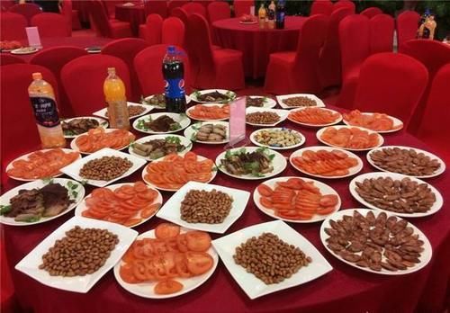 饭店几百桌同时开桌怎么来得及的？