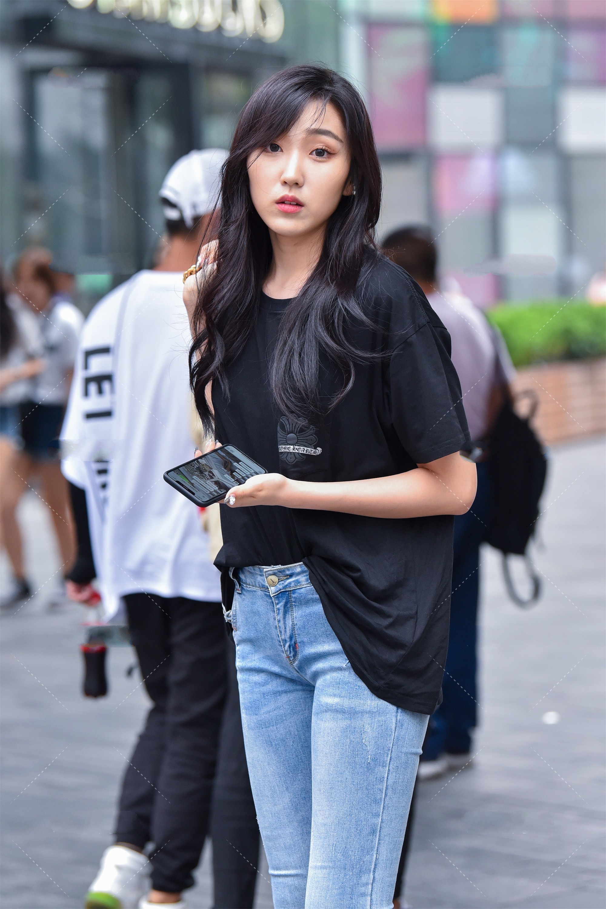 上衣|宽松上衣搭配浅蓝色裤子, 活力满满, 时髦大气