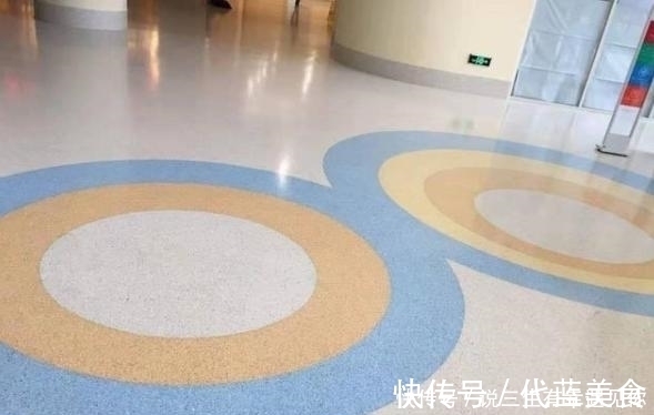 地坪|为什么大家都不贴瓷砖和大理石了地面更流行铺它代替,太聪明了