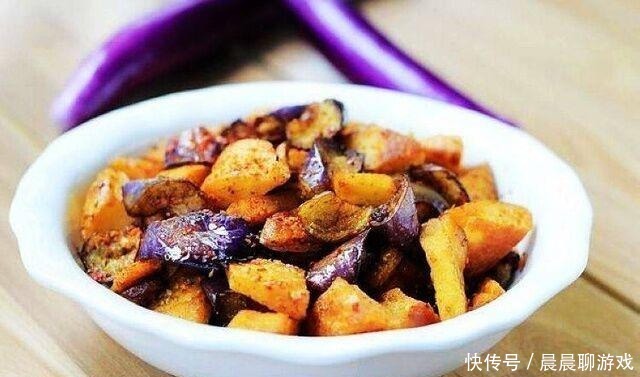 炒茄子,直接放油就错了,多加一步,茄子鲜香不油腻!