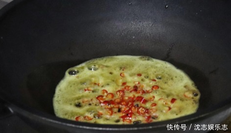 过瘾|炒土豆丝,切记不要直接下锅,只需多加一步,酸辣过瘾还不粘锅
