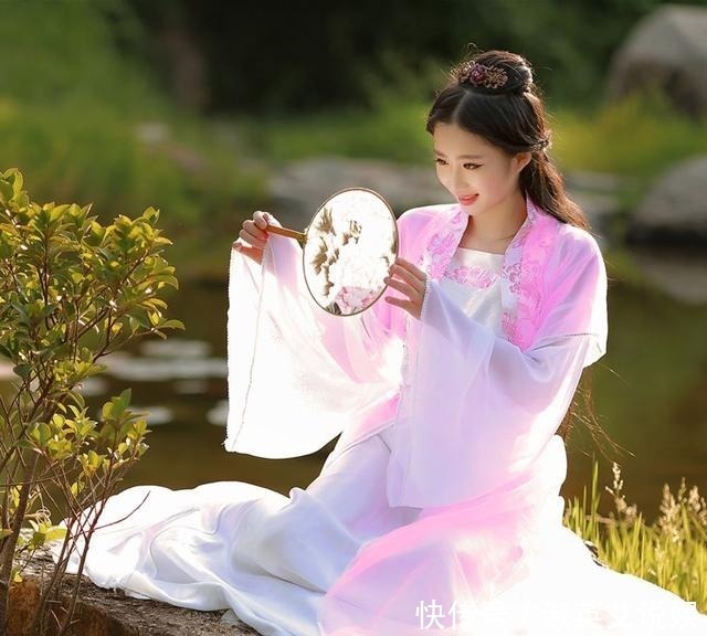 女人为什么要戴首饰?她们最早戴首饰不是为了好看,而是为了遮丑