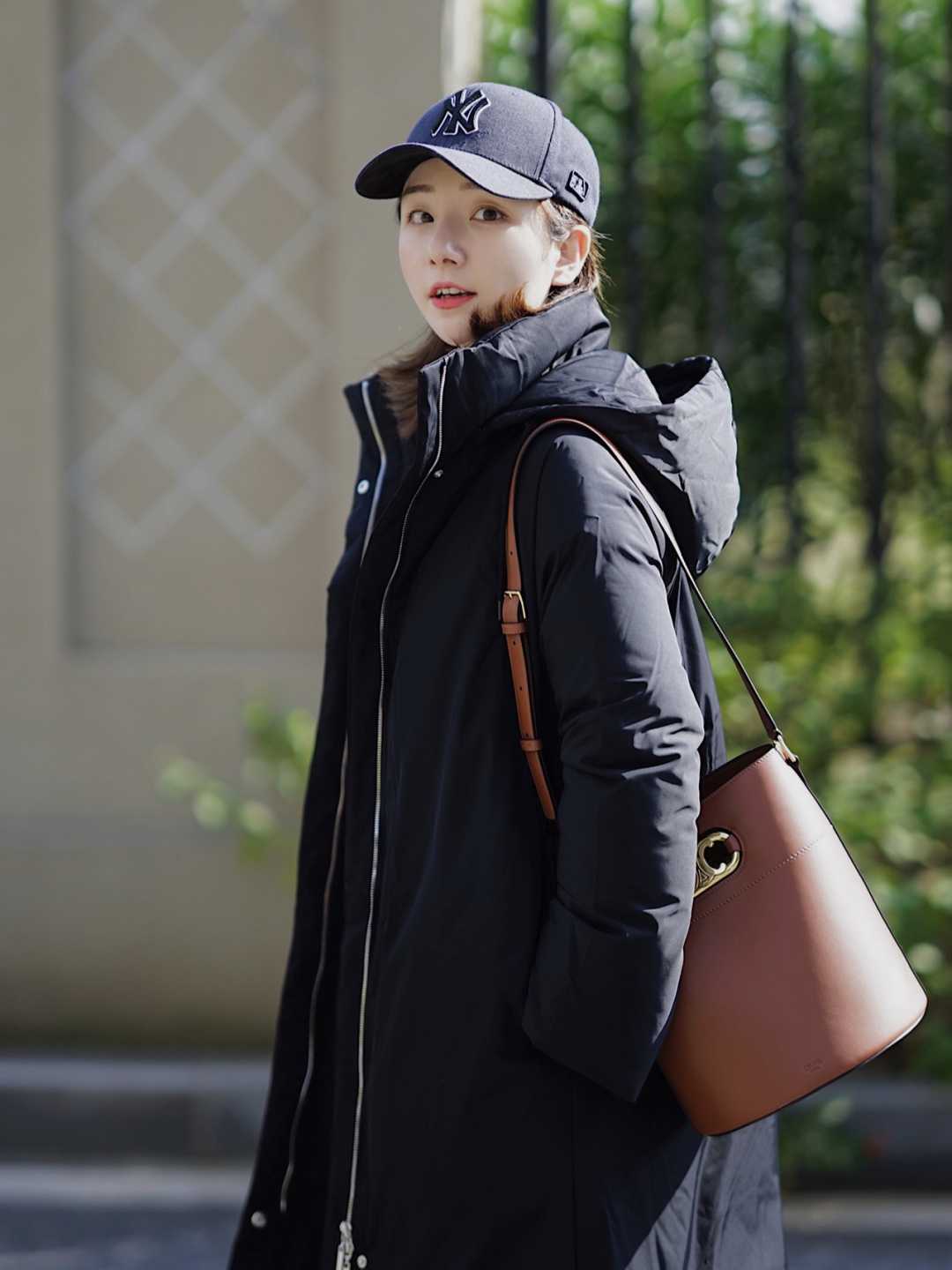 棕色|羽绒服也能穿出高级感,搭配上裤子温暖时髦,让你显得又酷又美