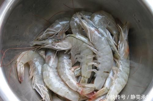 调饺子馅时,先放盐还是先放油?顺序弄错,难怪饺子不香还难吃!